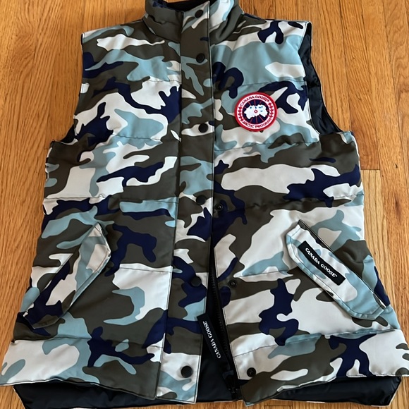 Canada Goose limited edition Vest - Picture 8 of 9